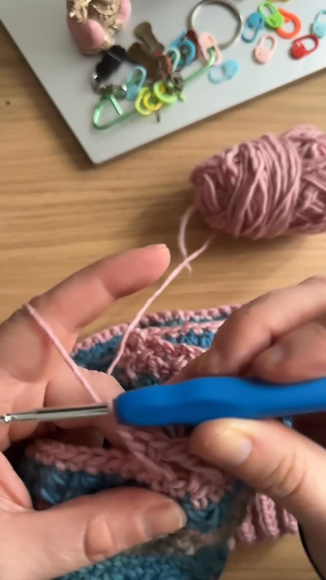 #crochetaddict #bohemianesthetics #slowcraft #mindfulmaking #yarnlove #crochetart #crochettherapy #authenticmaker #handdyedyarn