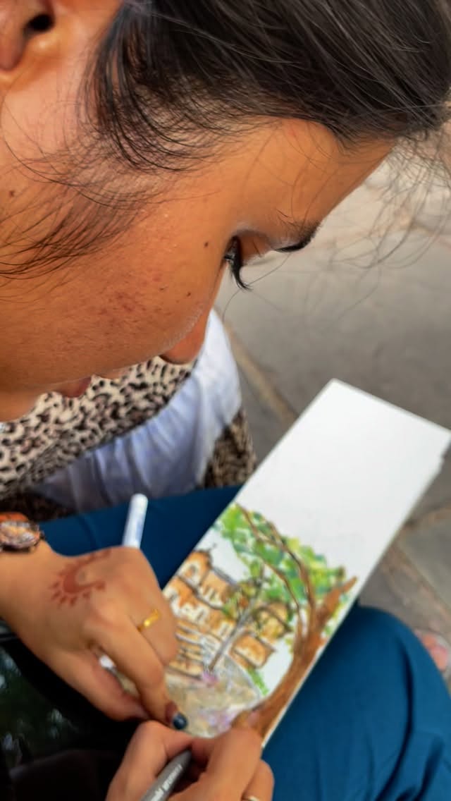 🎨🐪🌼🏰
Just cz my sister @anushhkqaa taught me some aesthetics 🌈
@factornotes
#sisterstripischeaperthantherapy #anewpamapaints #anewpamatravels #pleinairartist #paintingonlocation #nahargarhfortjaipur #gulabijaipur #factornotes