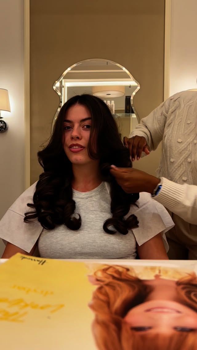 Curly blowdry for @browbossncl ✨
At @thedrybar @drybar_emea Metrocentre
#curlyblowdry #bouncyblowdry #blowout #blowdrybar #blowdry #blowdrystyle #drybarstylist #harrods