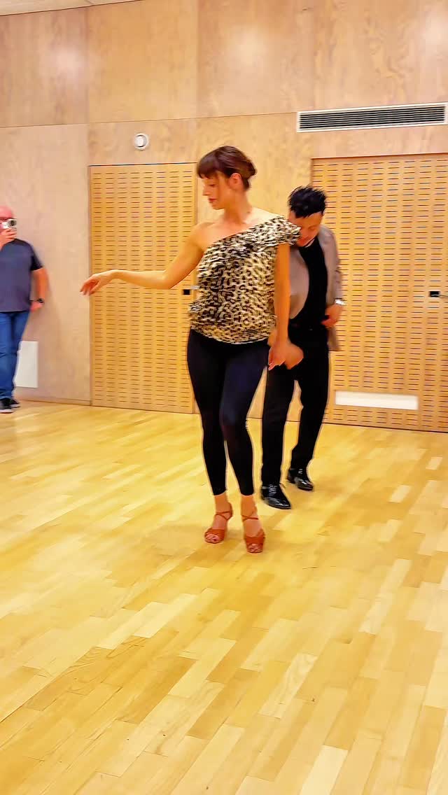Everyone is welcome to our Level 3 Salsa class
We are going to teach you how to dance in a relaxed way and with a lot of joy, Cuban style and energy.