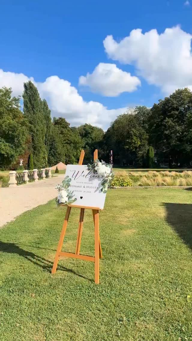 Il y a des mariages discrets, où l’essentiel prend toute la place.
Stéphanie & Hugues avaient choisi l’intimité : 19 proches, deux jours, deux repas au feu de bois… et beaucoup de chaleur humaine.
Ces moments-là nous rappellent pourquoi on aime tant accueillir : partager, rire, cuisiner au feu, vivre simplement.
Merci encore à eux pour leur confiance et leur énergie 💛
#domainedevaugency #wildcookvaugency #quentincollard #mariageintime #mariageauthentique #petitcomité #microwedding #intimatewedding #slowwedding #cuisineaufeu #mariageecoresponsable #greenwedding #inspirationmariage #weddingstory #mariagechampagne #mariagereims