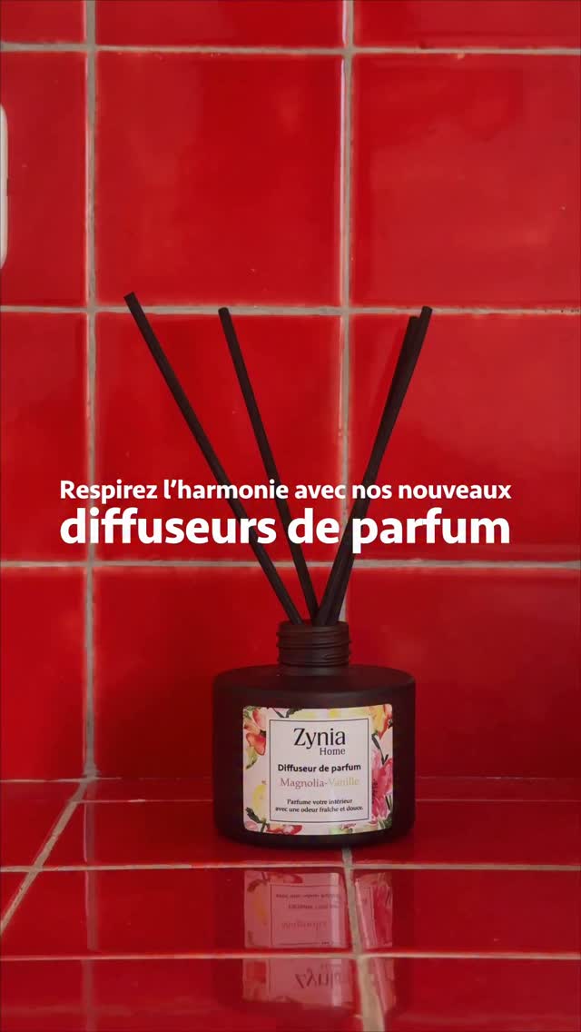 Respirez l’harmonie avec nos nouveaux diffuseurs :
🌹 Rose Oud, la délicatesse d’une rose et la profondeur du oud
🌸 Magnolia Vanille, un floral doux aux notes sucrées
☁️ Fleur de coton, un souffle tendre et raffiné