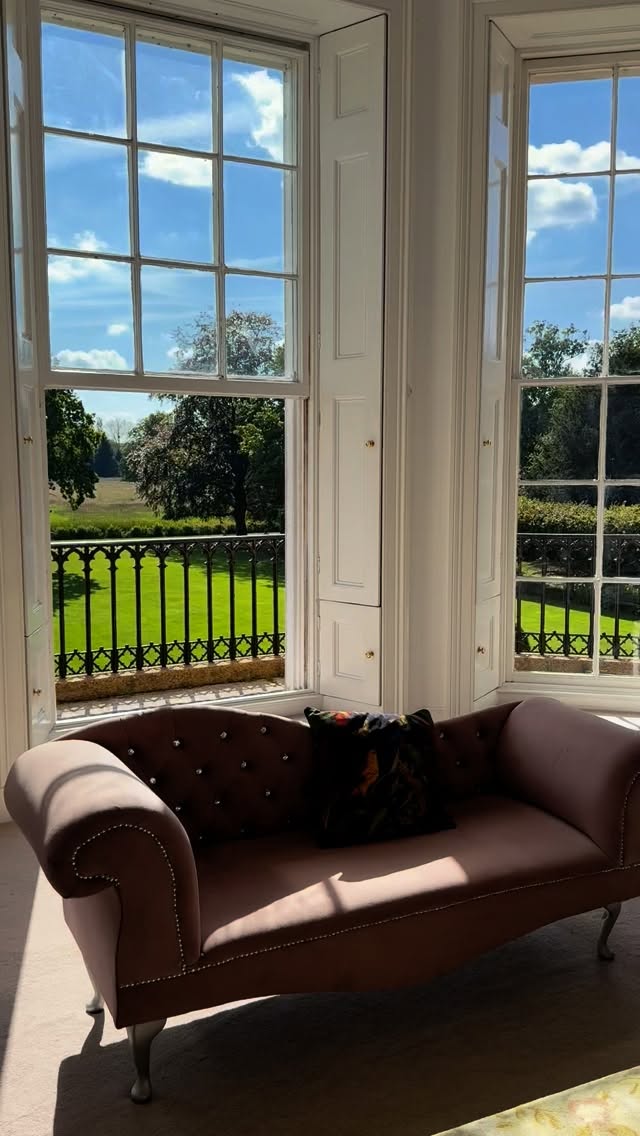 Not a bad view from the bridal suite 👰 💁
.
#dittonmanor #luxurywedding #sunsetwedding #goldenhourphotography #dreamwedding #exclusiveusevenue #berkshirewedding #ukweddings #englishweddingvenue #romanticwedding #weddingphotography #weddinginspo #weddingdaydreams #luxuryvenue #ido #sayido #shesaidyes #gettingmarried #bridetobe2025 #bridetobe2026