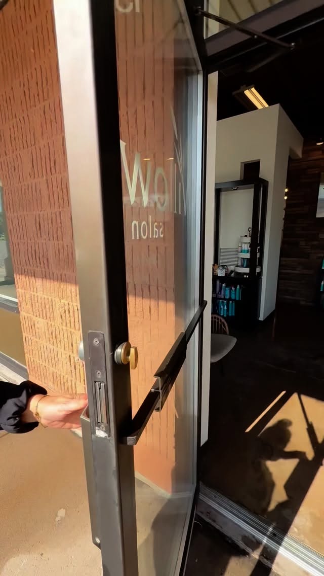 HONEY, WE’RE HOME!!!!!!!!!!!!!!!! 😍😍😍
#willowsalon#oligo#mplssalon#maplegrovesalon