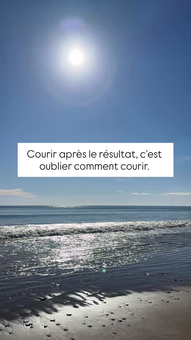 Chercher la victoire est normal. Vouloir performer aussi.
Mais quand tout ton esprit est fixé uniquement sur le résultat final, tu oublies l’essentiel :
le plaisir, la qualité de tes gestes, la progression à chaque entraînement.
L’obsession du résultat crée :
du stress avant même la compétition, de la frustration quand ça ne va pas comme prévu, une perte de confiance si la victoire n’arrive pas…
✨ La clé ?
Revenir au processus : tes routines, ta concentration, ton engagement dans l’instant présent.
Car c’est en maîtrisant le chemin que le résultat viendra… et pas l’inverse.
Pose-toi la question avant ton prochain objectif :
“Qu’est-ce que je veux mettre en place, indépendamment du résultat ?”
Tu veux découvrir comment la préparation mentale peut changer ta façon de performer et de vivre ton sport ? 🚀 Réserve ta séance dans ma bio et passe au niveau supérieur !
#performance #angouleme #preparationmentale #confianceensoi