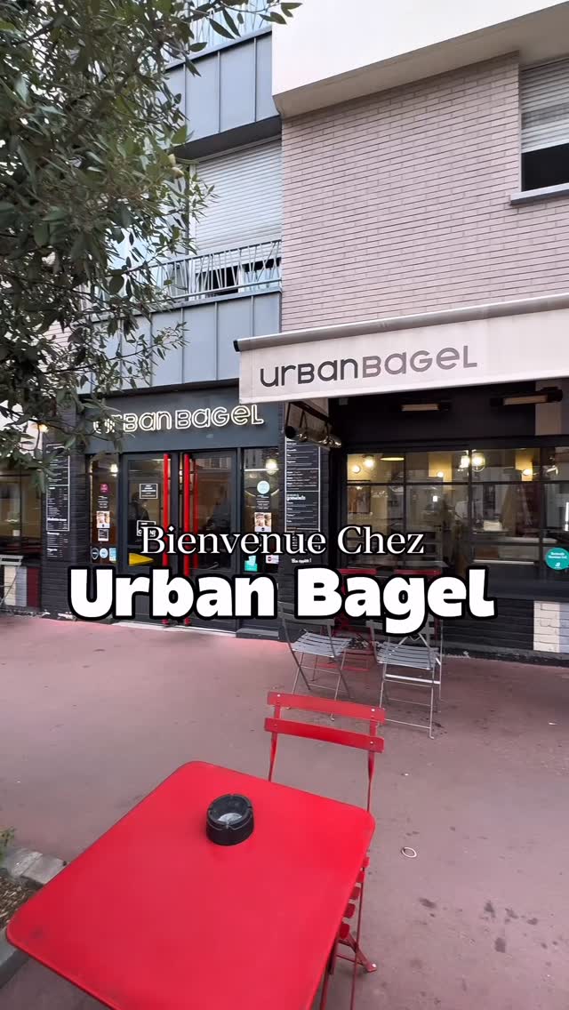 🇺🇸✨ Bienvenue chez Urban Bagel !
Un cadre chaleureux, du pain artisanal signé Guébéguel, des produits frais et vos bagels préparés sous vos yeux 🥯🔥
🌭 Nouveauté : les hot dogs débarquent pour compléter l’univers new-yorkais !
📍 Retrouvez-nous au 21 Rue Maurice Bokanowski, 92600 Asnières-sur-Seine
👉 Venez vous régaler chez Urban Bagel 🤩
By @dny.digitalstudio
#UrbanBagel #Asnières #Bagel #HotDog #sandwich #parisfood