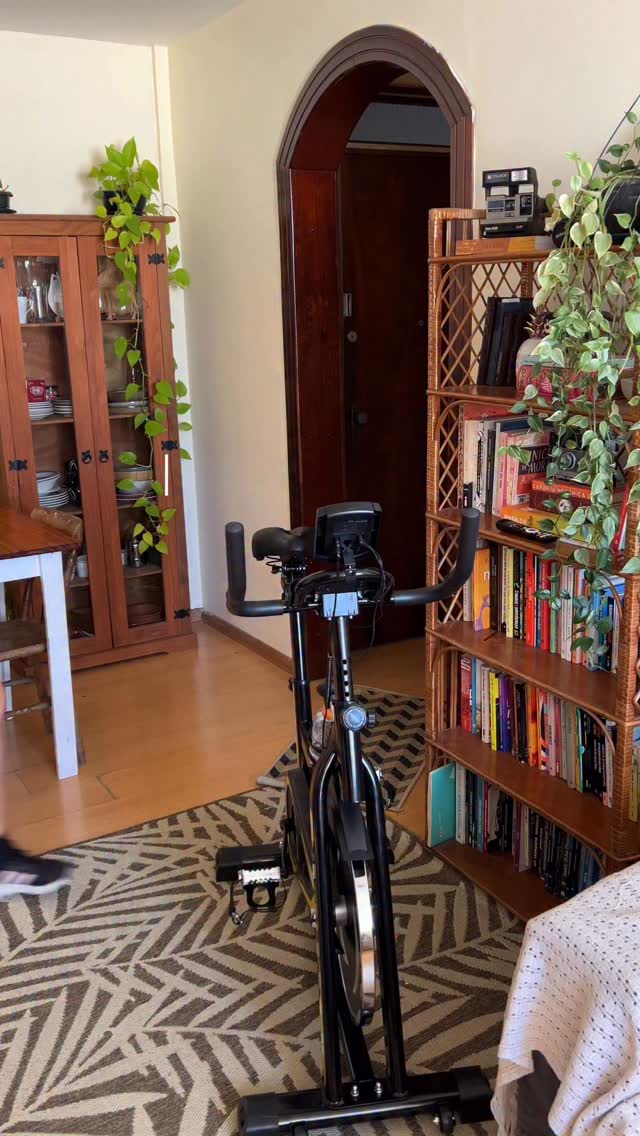 Dia 01/30 do Desafio da Bike Ergométrica. Criei coragem de compartilhar ele por aqui também (além da outra rede), pois tem muita gente gostando e me motivando também.
Se quiser o link da bike está na bio, ou pede aqui nos comentários que te envio.
#bikeergométrica #bicicletaspinning
#treinoemcasa #bicicletaergométrica #emagreciementosaudável