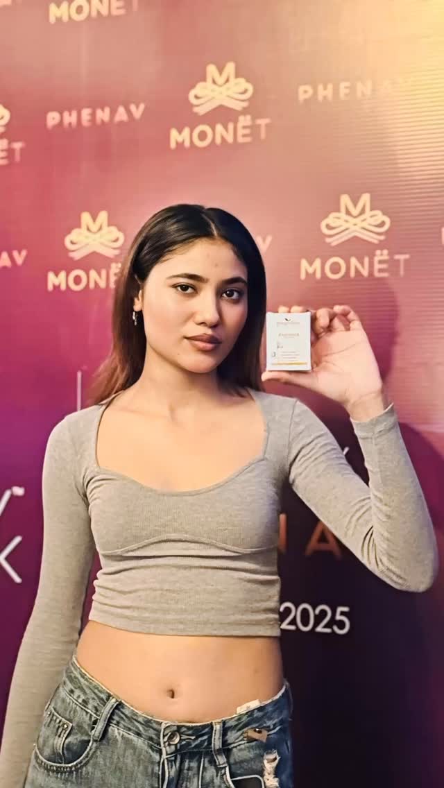 Radiance comes when aspiring talent meets unwavering aspiration and steady growth. Keep going - your journey is the glow.
Gingerlife Radiance at Couture runway week
#influence #gingerlife #viral #healthyskin #glowup #indian