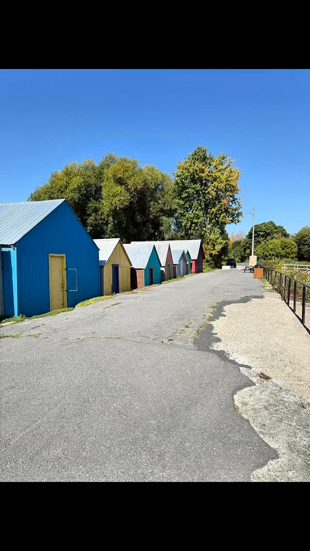 Getting to know my new neighborhood ☀️
A sunny stroll through Lancaster… colorful fishing cabins, friendly faces, and a highlight of the day—meeting Michael Cartwright, a talented Canadian artist and now my neighbor.
So grateful for this new chapter
#CanadianArtist
#LifeInTheCountry
#LocalArtScene
#ArtistOnTheMove
#ArtInspiredByNature
#LancasterOntario
#PaletteKnifePainting