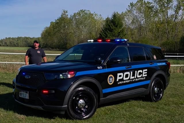 Man, I need a pr person. This guy sucks. Anyways, here's out latest build. From parts to in service took 6 weeks. And we didn't cut any corners.... This one is done to the nines.... Outfitted with @soundoffsignal equipment, a @troy_products half cage and a @motorolasolutions radio, she's ready to work.
#upfitter #ford #police #doitright #buildthembetter #niagarafalls #syracuse #buffalony #rochesterny