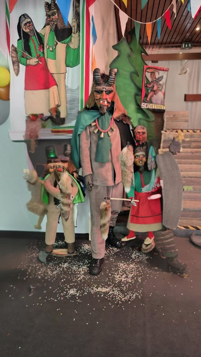 Ozumei und Ezumei finden die „Zeitgeschichten“ Ausstellung im Rahmen der 750 Jahrfeier in Schonach mega stark!
Kommt unbedingt vorbei und schaut sie euch an nur 6€ Eintritt (ü17).
Eintritt in der time-out Bar umsonst!
Morgen am Feiertag mit Bewirtung der NZ Schonach
Mehr Infos unter: https://www.750jahreschonach.de/zeitgeschichten/
#schonach