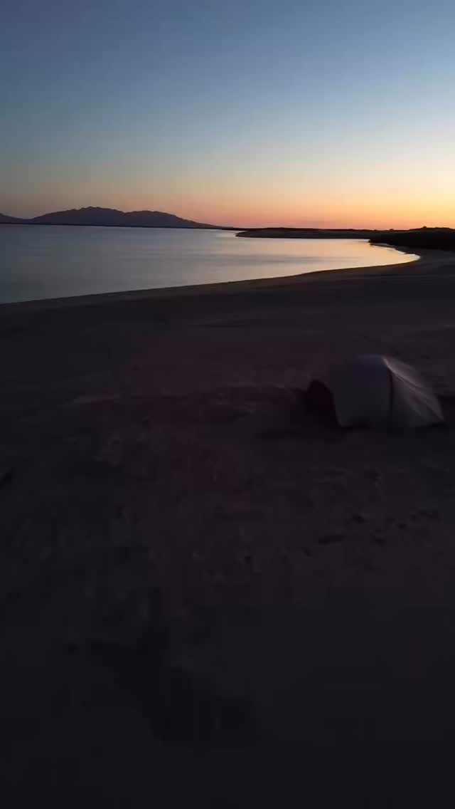 🌅 Bahía Magdalena
Un rincón donde la naturaleza y la tranquilidad pintan el horizonte de dorado.
✨ Entre dunas, mar y cielo, cada atardecer nos recuerda la belleza de lo simple, lo auténtico, lo nuestro.
🌊 Vive la experiencia de Murillos Bros Adventours:
Ecoturismo, aventura y conexión con la naturaleza.
📲 Síguenos para descubrir más sobre nuestros tours y servicios.
#BahíaMagdalena #MurillosBrosAdventours #AtardecerMagBay #Ecoturismo #TurismoComunitario #Naturaleza