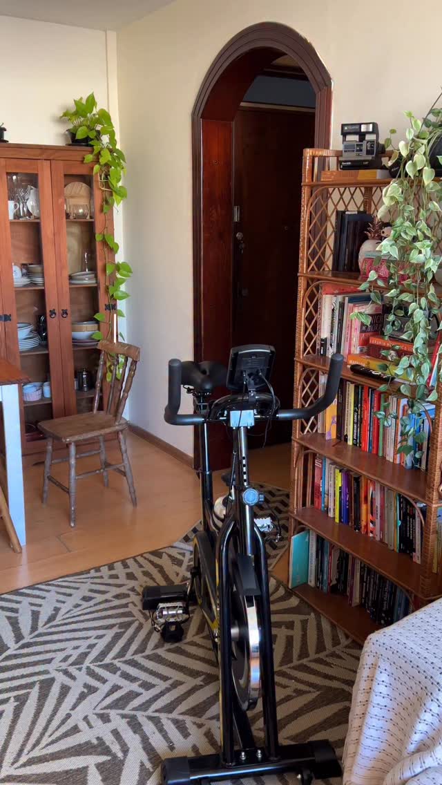 Dia 03/30! Quem aí tá acompanhando e gostando desse desafio? Comenta “não vai virar cabide” pra me incentivar.
Esse é o Desafio 30 Dias de Bike Ergométrica que eu criei pra me desafiar e compartilhar por aqui. Quem vem comigo?
Se quiser o link da minha bike está na minha bio, ou pode pedir nos comentários que eu te passo.
#bikeergometrica #spinning #bicicletaergométrica #treinoem asa #bicicletaergometricaemcasa