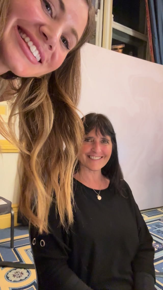 Earlier this year, I had the pleasure of being part of the Miss Jones Spring Fair, where I carried out colour analysis for many wonderful women. Helping people discover their best colours is such a powerful tool ; it not only boosts confidence but also makes shopping easier and more cost-effective colour 🎨
#personastylist #personalstylistlondon #colouranalysis #colouranalysisworkshop #colouranalysislondon