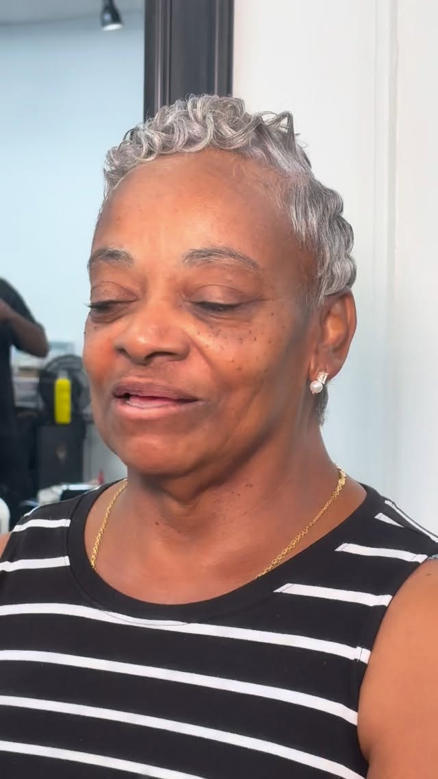 ✨Makeup for Mature Skin✨
Fun fact: I actually started my beauty journey in 2020 exclusively doing makeup for mature women It’s where my heart still lives—and I’ve learned SO much since then.
This tutorial is full of tips for enhancing natural beauty, embracing fine lines, and glowing at any age.
💬 Want the full story on how it all began? Comment “Story time” below and I’ll spill all the tea 🍵💋