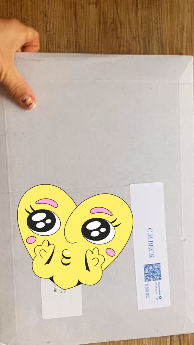 30.09.2025
Kein Witz.
Eben hat es an der Tür geklingelt.
Und dann hab ich das hier aufgemacht -
und:
Schaut mal!!!
🫠🕸️💙🥹
@c.h.beckliteratur #literatur #tochterschaft #debüt #mehrsprachigkeit #polen #lesungen #wirtöchter #unübersatzbares #babielato