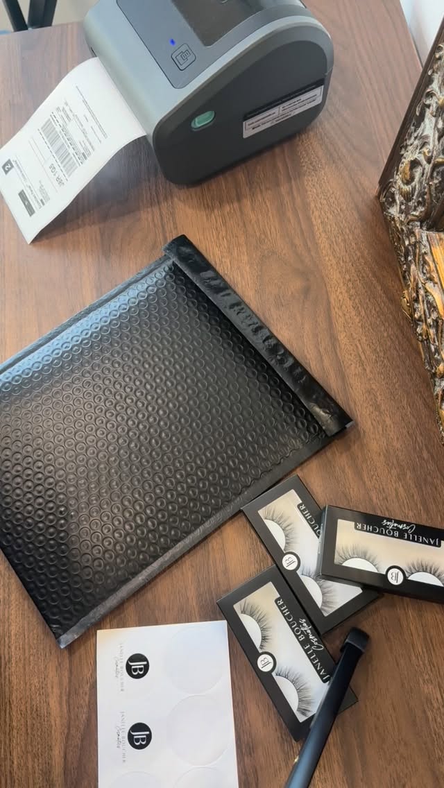 There’s something so satisfying about packing orders✨ Thank you for supporting my small business! 💌
#smallbusiness #ottawasmallbusiness #packanorderwithme #ottawamakeupartist #613makeupartist #makeup