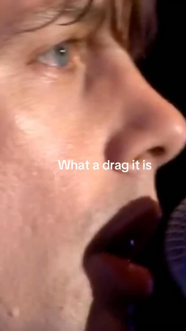 America, live from V Fest 2009.
#America #livemusic #2000s