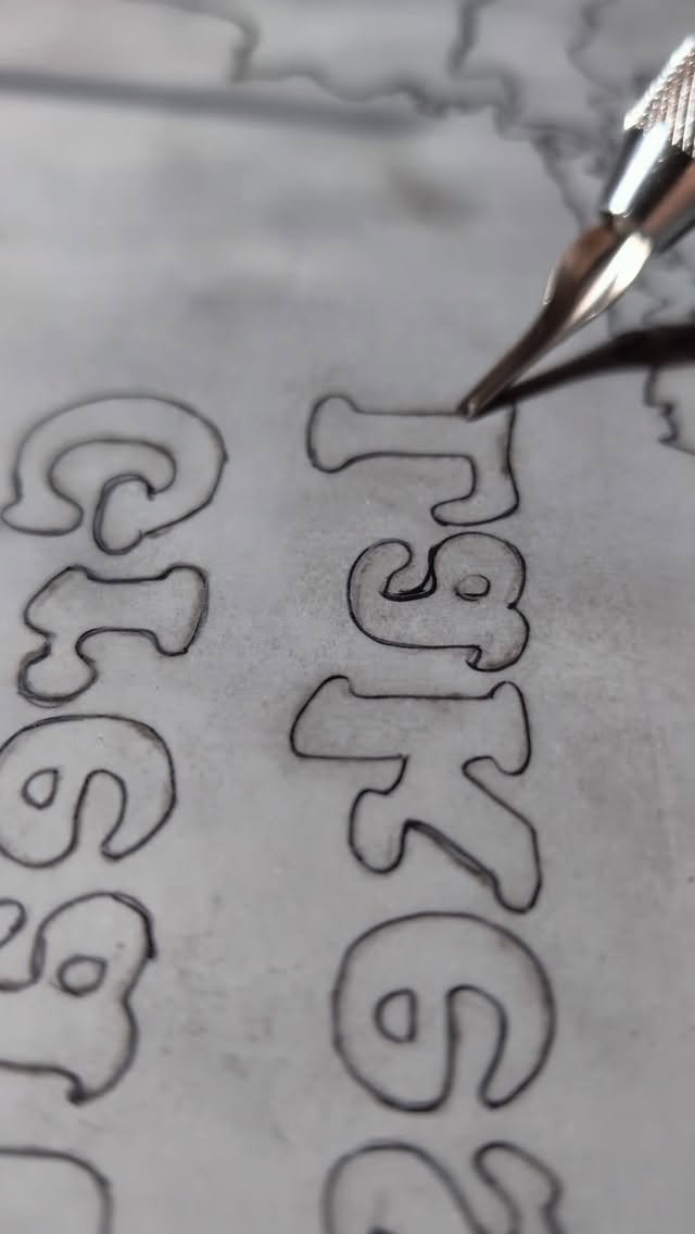 ✨ NEW BLOCK ✨
.
I pulled the first run of a brand new block, today.
Beautiful and fresh, just like the Great Lakes depicted in this hand carved and hand pulled linoleum block print.
.
Just in time for the @mmocamadison Art Market in Madison NEXT weekend (Oct 11 & 12)
Come say hi and see all the new work I've made this year 🖤
.
Printed with @speedball_art Black Ink on Wisconsin-Made @strathmoreart 400 Series White Paper.
.
.
.
.
#greatlakes #wisconsin #artmarket #mmoca #handmade #smallbusiness #printmaking #linocut