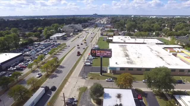 New sign alert! We have added a double sided digital in the Melrose Park area of Chicago! Still growing! #leclaircalihanadvertising #digitalbillboards #chicagoadvertising