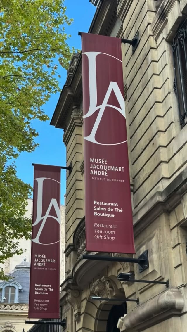 «The serene side of darkness. » 🌚✨
Great emotion at the George de la Tour exhibition, French master of chiaroscuro in the 17th century. I was cycling past his former workshop in Lunéville on my way to high school. When one of your masters comes from your hometown, it’s very touching. And even more so to find yourself in front of these works full of spirituality, silence, light in the heart of darkness.
🇫🇷Grande émotion à l’exposition George de la Tour, maître français du clair-obscur au 17e siècle.
Je passais à vélo devant son ancien atelier à Lunéville pour aller au lycée. Quand un de tes maîtres vient de ta ville natale c’est très touchant ! 🙂et encore plus de se retrouver devant ces œuvres pleines de spiritualité, de silence, de lumière au cœur des ténèbres.
@jacquemartandre @villedeluneville @lestrepublicain @lestrepublicainredaction
#frenchpainter #oldmaster #chiaroscuro #paintingexhibition #parisexhibition #georgedelatour #delatour #inspiration #frenchpainter #historyart #beauty #instaartist #instamuseum @parismusees