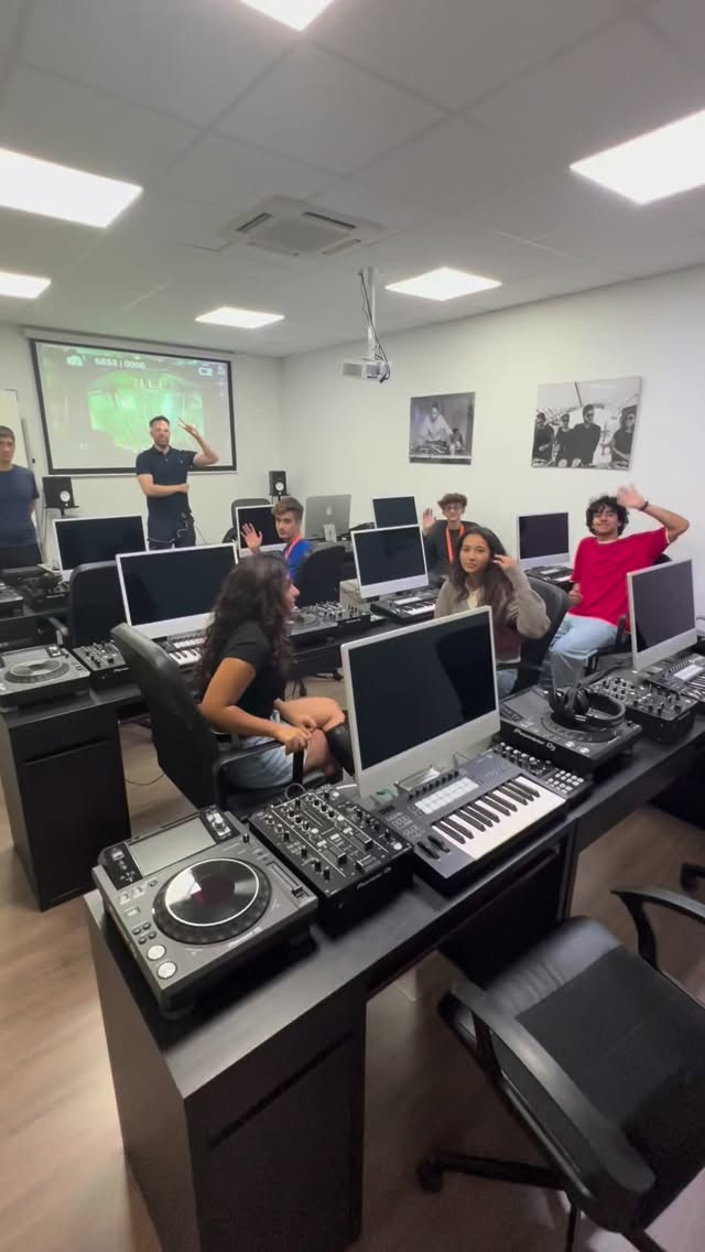 Our Wednesday experiences, like this DJ course, give students real opportunities to explore passions and build careers. Inspired by leading programs, we combine expert guidance with practical application. For example, by the end of this course, our students can perform live, launch their SoundCloud, and even start earning from their talent. At ACIL, learning is about skills that last. #ACIL #futureofeducation #whatschoolshouldbe