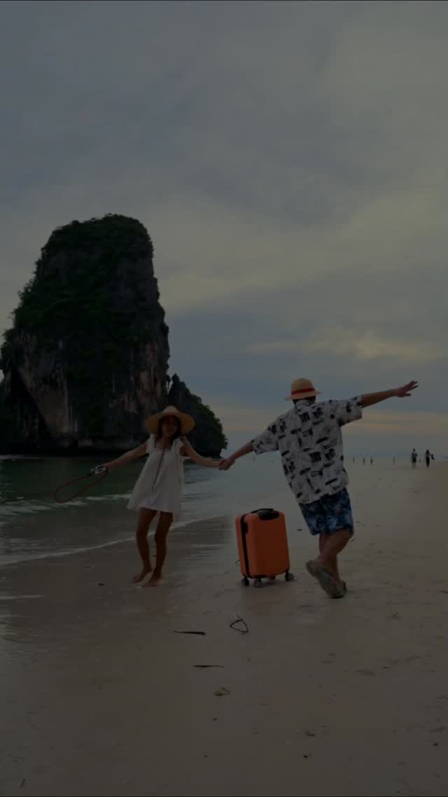 🌍✈️ ¿Quieres viajar más y gastar menos?
En Chollos Que Vuelan organizamos tu viaje 100% personalizado: vuelos, hoteles y actividades adaptados a tu estilo y presupuesto.
👉 Tú eliges la modalidad:
✔️ SAC → Te enviamos enlaces seguros para reservar tú mismo.
✔️ FULL → Gestionamos todo por ti con provisión y devolución del sobrante.
💡 Sin comisiones ocultas, sin precios inflados.
Solo pagas nuestro trabajo y ahorras tiempo, dinero y dolores de cabeza.
📲 Empieza ya en 👉 www.chollosquevuelan.com
#ChollosQueVuelan #ViajesPersonalizados #ViajarMásPorMenos #EscapadasLowCost #ViajarEsVivir #ViajesEspaña #ViajesEuropa #OrganizacionDeViajes #TravelSpain #ViajarBarato #TravelTips #vacacionesperfectas