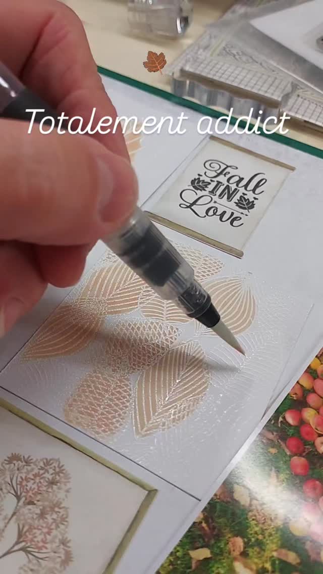 En-cours une nouvelle page !
Envie d'utiliser ces petits cadres de la collection Vintage journal des Ateliers de Karine.
La suite bientôt.... 😊
#creascrapbysyl #pagelayout #scrapbooking #scrap #fall #autumn #diy #creativite