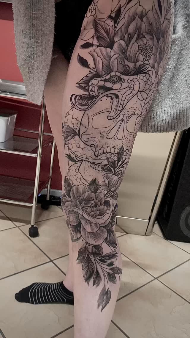 #sidtattoo68 #tattoo #ribeauvillé #tatoueuralsace #tatouage #tatoueurstatouagesfrance #skull #sidtattoo #alsace🥨