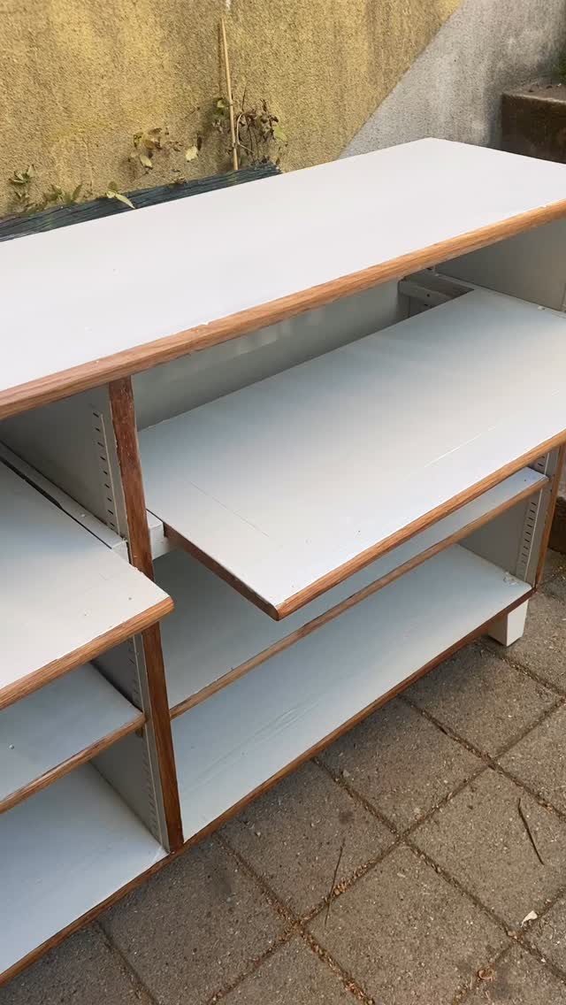 #newlife #upcycledfurniture #reuse Drittes Leben für dieses Möbel aus Türen gezimmert und von mir geschliffen, hellgrau lackiert mit neuen Beinen. 155 x 35 x 85. Für Schuhe, Bücher oder was immer dein Herz begehrt. CHF 175.-
