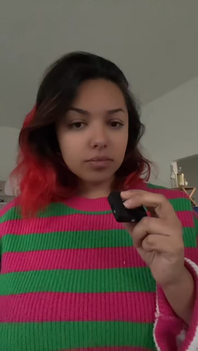 💐Livraison offerte sur les accessoires avec le code AccessFree ✨Une petite pause s’impose ! Merci beaucoup pour vos encouragements ❤️ J’essaie de penser à une autre organisation pour ne pas m’épuiser et puis ça serait tellement chouette que vous puissiez recevoir votre sac en quelques jours non ? Peut être des drops ? Ou bien est-ce que le système « À la commande » c’est vraiment l’identité Parure ? On en pense quoi ? 🫶🏼