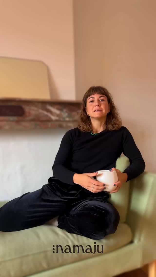 Ho’oponopono – the Hawaiian practice of forgiveness and healing. In life, we all encounter moments where others hurt us, act without thinking, or seem selfish. Those moments can leave a heaviness in our hearts, making it hard to feel at peace. Ho’oponopono gives us a gentle, simple way to release these emotions and return to love and balance—starting within ourselves.
The practice uses four heartfelt phrases:
I’m sorry – acknowledging what hurts, within or outside of you.
Please forgive me – opening your heart to healing and understanding.
Thank you – expressing gratitude for the lessons, growth, and connection.
I love you – closing with compassion, both for yourself and others.
These four phrases are small, yet powerful keys. They help us soften our hearts, let go of old pain, and create space for peace, love, and presence in our daily lives.
Have you ever tried to let go of something that’s been weighing on your heart? Could you invite a little Ho’oponopono into your day today?
#Hooponopono #ForgivenessPractice #HealingJourney #SelfLove #InnerPeace #EmotionalHealing #MindfulLiving #HeartHealing