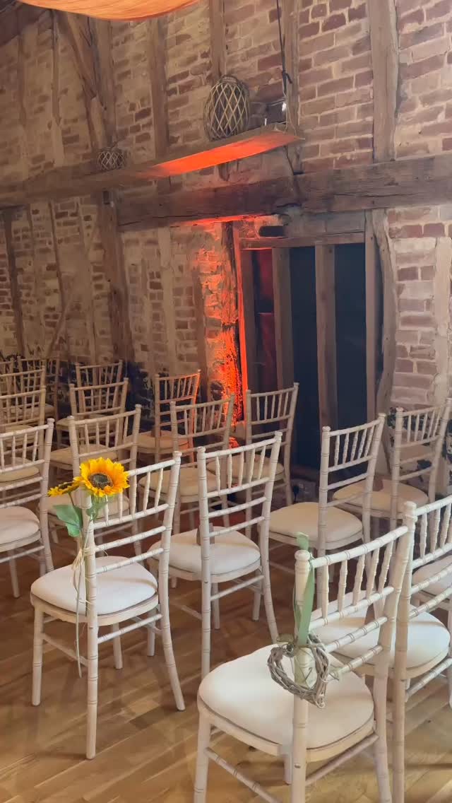 Content from Lucy & Rob’s super fun, super chilled day. 🪩⚡️
Venue: @thesancroftbarns
Hair: Suffolk Bridal Hair @capelliamalias
Makeup: @merielgarlandmakeup
Catering: @spittingpig @eastcoastpizzacompany
DJ: Distinct Noise Sound System
#contentbycocoscamera #norfolkweddingphotographer #suffolkweddingphotographer #contentcreator