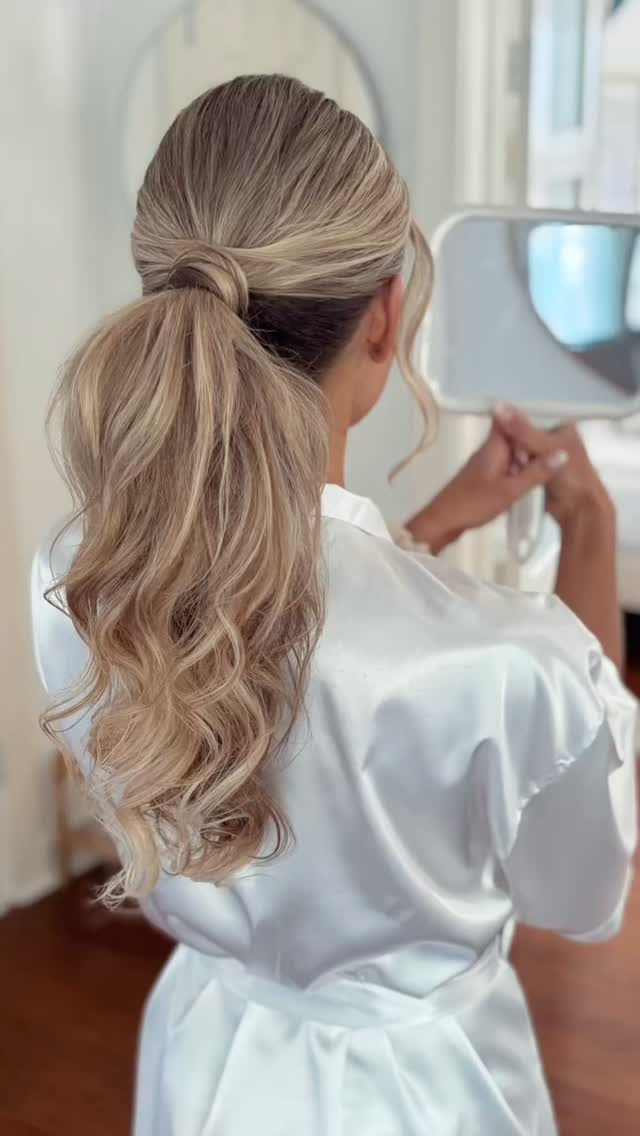 A full glam ponytail for our brides rehearsal dinner was the best decision.
She looked radiant and glowing with a fun and chic hairstyle to match her energy.
#bridalponytails #bridestyle #weddingtrends #weddingstyle #glamponytail #fullglam