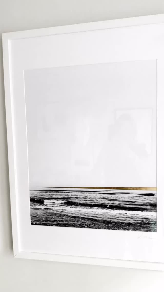 ✨Ch/Art Walk - October 18-19, 12pm-5pm. Get a map, stroll the neighborhood and enjoy the work of 86 artists in their home studios.✨
(Featured: kpm photo art ‘Little Wave’ & Beach House Blooms’ with hand-applied 24k gold. Studio #17)