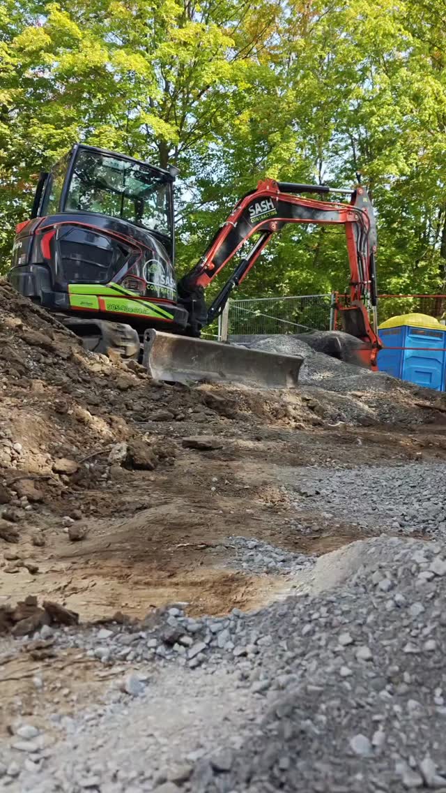 More gravel work
#heavyequipment #hardscape #miniexcavator #kubota #skidsteer #landcaping #dirtwork #excavator #bluecollar #dirtyhandscleanmoney #dirtwork #constructionlifestyle #excavating