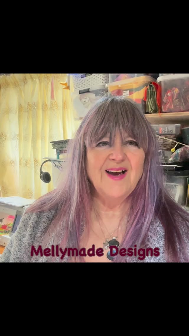 A brand new kit -Faux Glass Wreath, will be available at the Fall into Textiles East Fair Newmarket Race Course, Saturday 18th, Sunday 19th October. This fair is a haven for so many different crafts. Come and say hi on my stand, it will be great to see you.