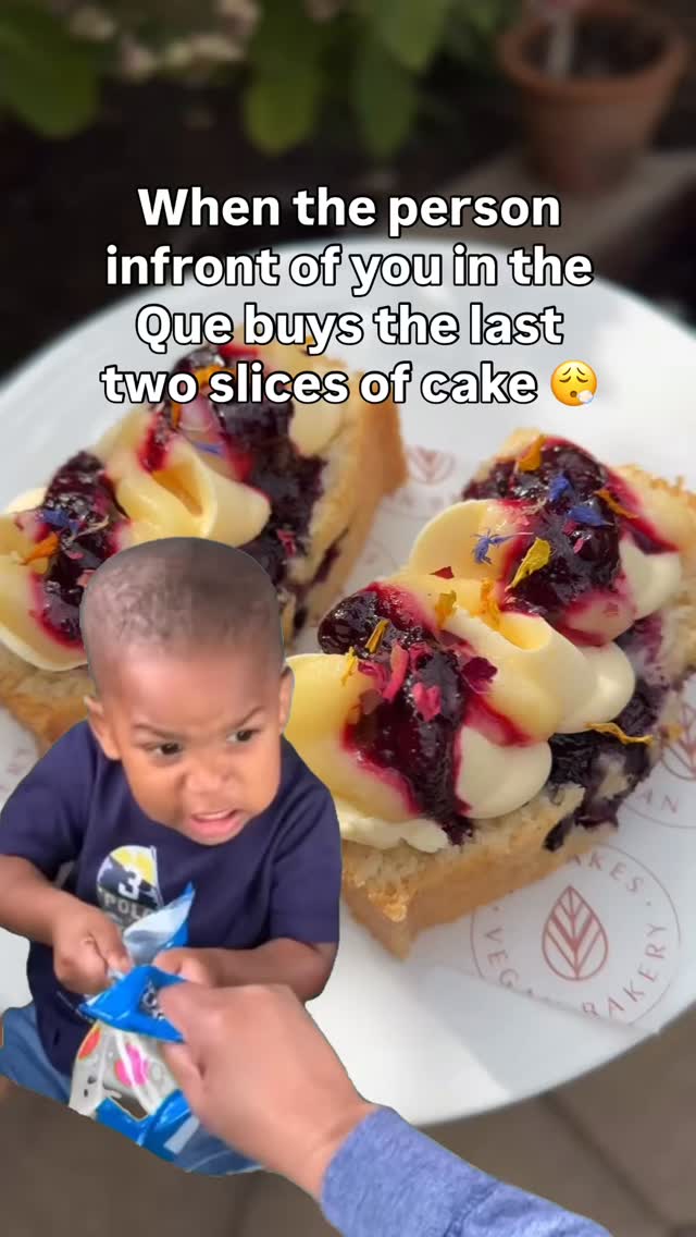 ๐๐ซFighting to the death for that lemmy bleub loaf cake ๐คค๐ฎโ๐จ