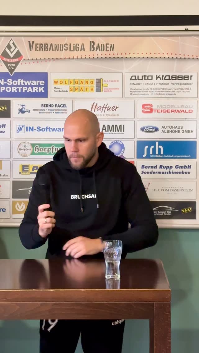 Andre Walica bei der Pressekonferenz nach dem Spiel #SVS1FCB