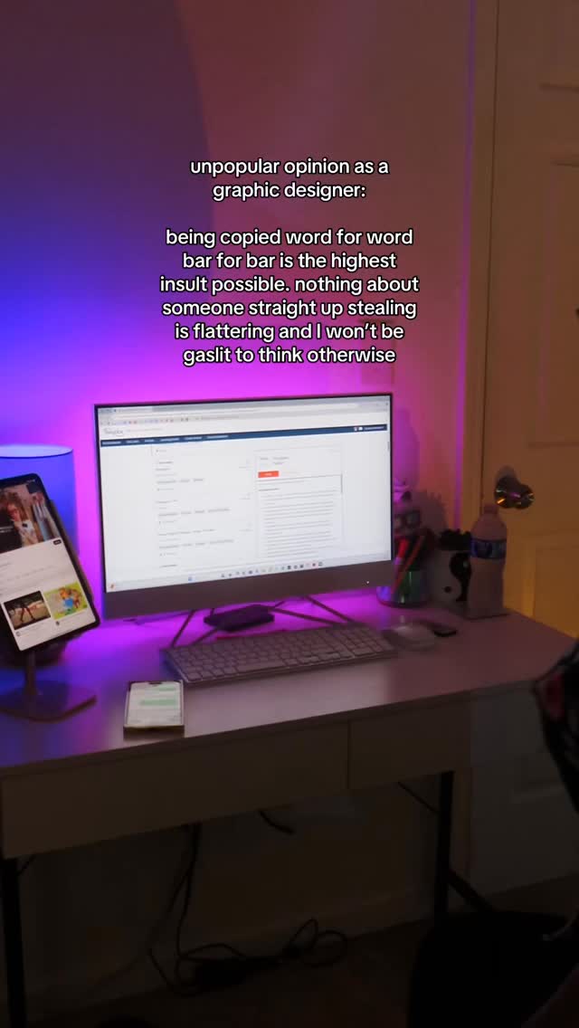 Big difference between inspo and stealing 🤷🏾♀️
#graphicdesign #graphicdesigner #branddesigner #freelancedesigner #creativedesign #freelance #graphicdesigncommunity