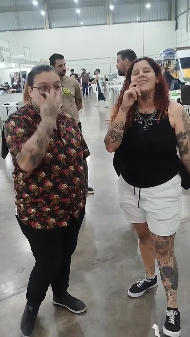 O último bate papo tá no ar com a parceira @dannytattoo_art ! Ela que trouxe seu trampo pra Santana, também conta um pouco da sua próxima edição do @caracas_tattoo_festival em 2026 , com certeza estaremos presente, e se liga só que o quadro Tatua e Fala vai invadir as convenções de tatuagem e os estúdios pelo Braza!
Gratidão a todos que fortalecem o sonho e o corre!
Tamo junto demais 🔥🔥🔥🔥