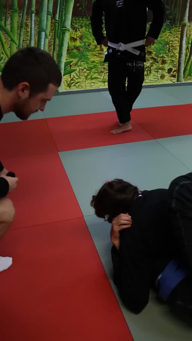When your husband doesn’t do the dishes… you roll it out on the mat.🥋😂
#bjj #bjjcouple #wädenswil #fun