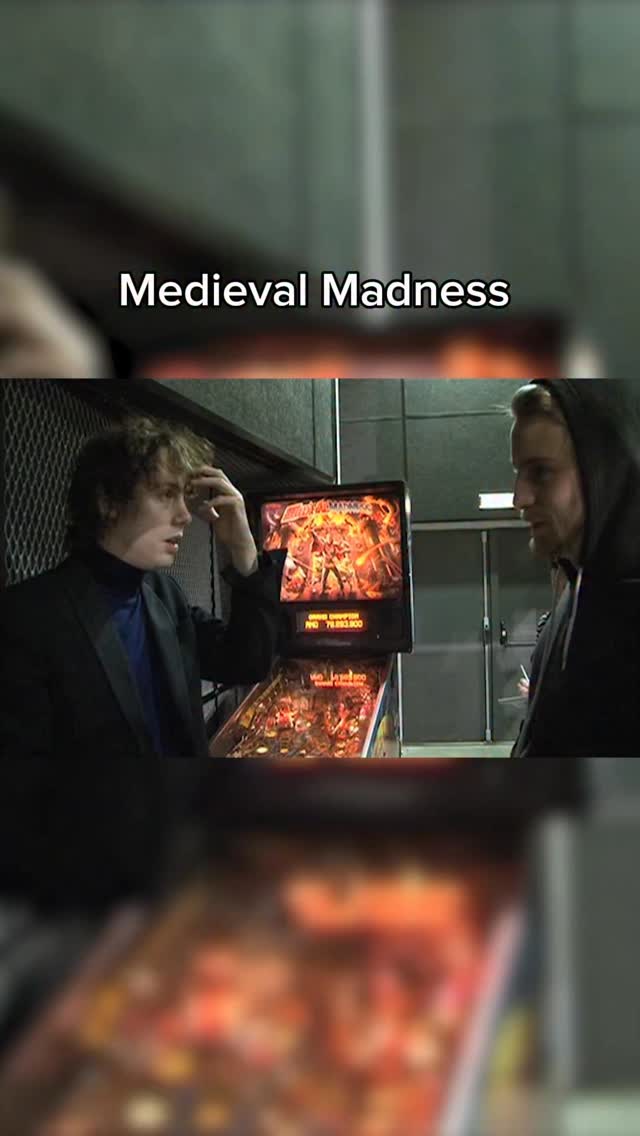 What did Razorlight do with £5?
#johnnyborrell #razorlight #2000s #games