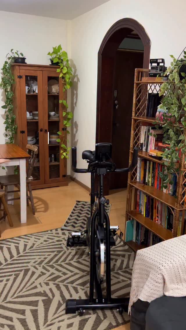 Dia 05/30! Tô amando ter vocês comigo!
Comenta “não vai virar cabide” pra me incentivar.
Esse é o Desafio 30 Dias de Bike Ergométrica que eu criei pra me desafiar e compartilhar por aqui. O que vocês tão achando?
Se quiser o link da minha bike está na minha bio, ou pode pedir nos comentários que eu te passo.
#bikeergometrica #bicicletaergométrica #bicicletaergometricaemcasa #treinoemcasa
#emagrecercomsaúde