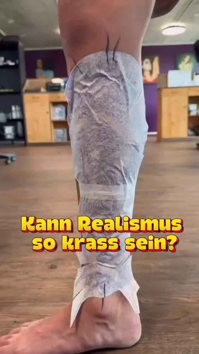 Alan hat ein Realismus-Meisterwerk geschaffen – einmal rund ums Unterbein. Pure Kunst auf Haut! 🖤🔥
#TattooArt #RealismusTattoo #UnterbeinTattoo #AlanInk #FullLegTattoo #TattooLovers #SkinArt