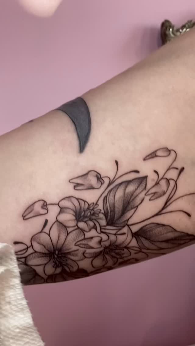 Toothy plant from my last flash drop 🦷🌿🦷