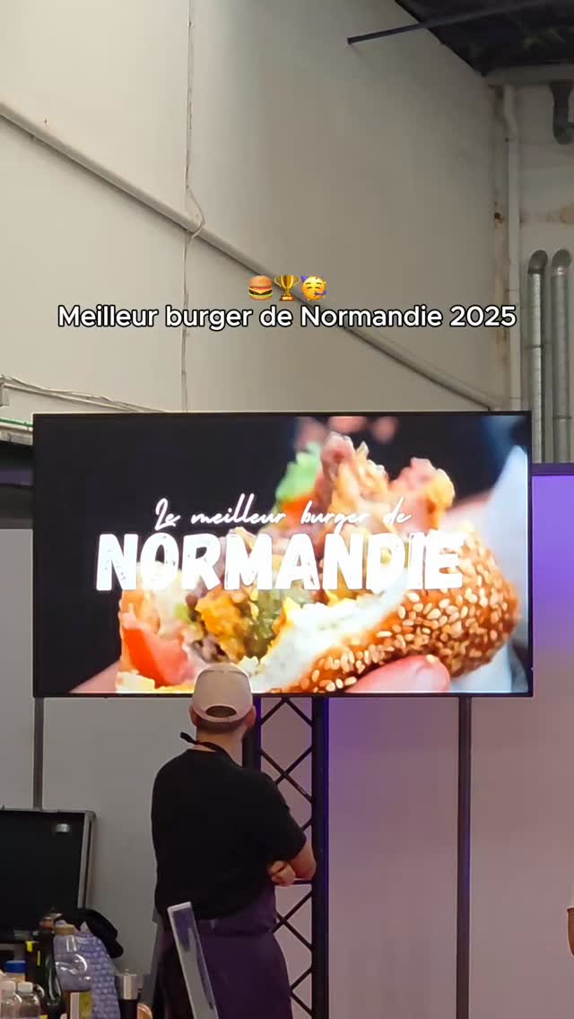 En début de semaine nous avons participé au concours du meilleur burger de Normandie 2025 🍔. Alexis et Alisson ont remporté ce concours bravo à eux 🍾🎊✨️. Nous pourrons bientôt vous le faire découvrir dans nos Casiers restez en alerte 🚨.
Merci à nos partenaires @b_laparisienne @montalouveau @fermedelodon @promocashdeauville @groupelequertier
#lescasiersgourmands #burger #food