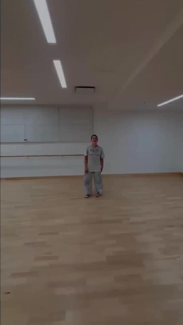 Superstar UBCdt alum @emiii.ko from our summer class series ⚡️⚡️
#ubc #vancouverdance