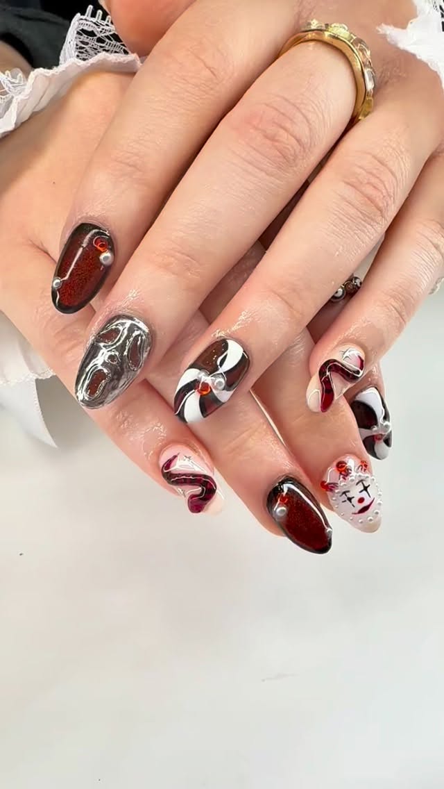 Walk through this fun house with me 🤡 🕷️ 👁️
#nailinspo #halloweennails #halloween