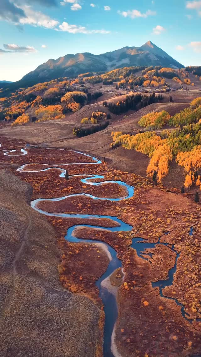 Chasing this meandering creek at the base of the peak in full Colorado autumn carpet.
Shout out to the CO-OG @dusty_doddridge for a wonderful time exploring these mountain ranges.